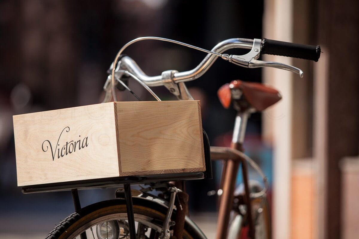 Boîte en bois Victoria avec poignée pour paniers de bicyclette