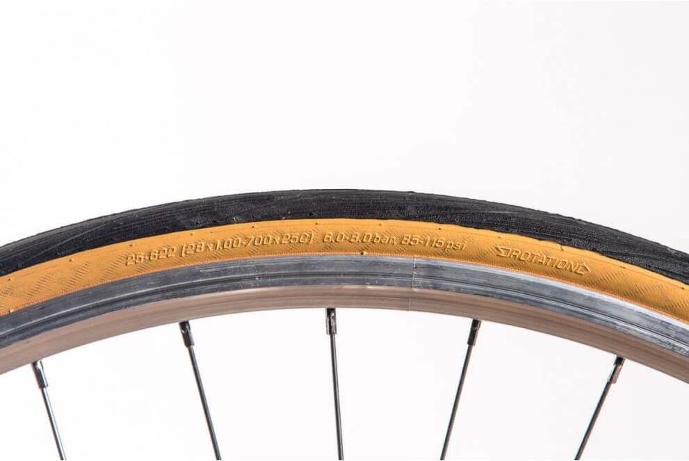 Comprar Cubierta Schwalbe Lugano 28" (25-622) Negro / Crema