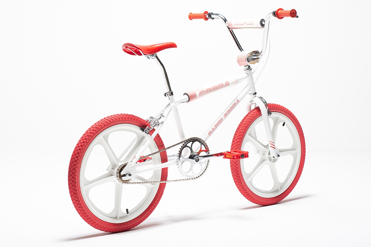 Bicicleta retro Capri Cobra blanca roja | Bicicleta retro BMX Capri | Biciclasica.com