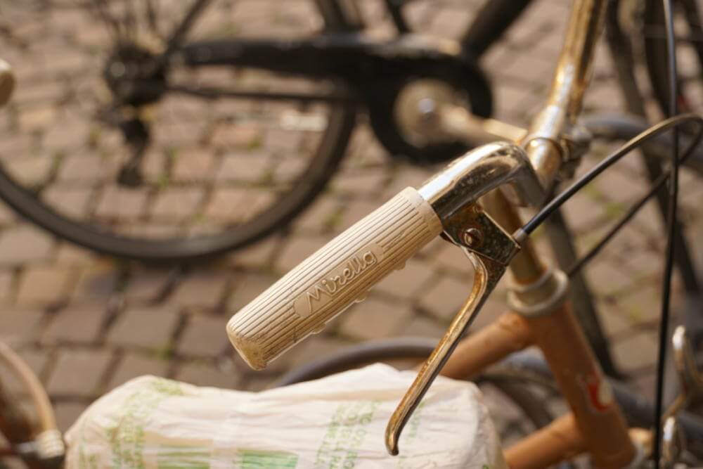 Puño y manillar de bicicleta antigua italiana