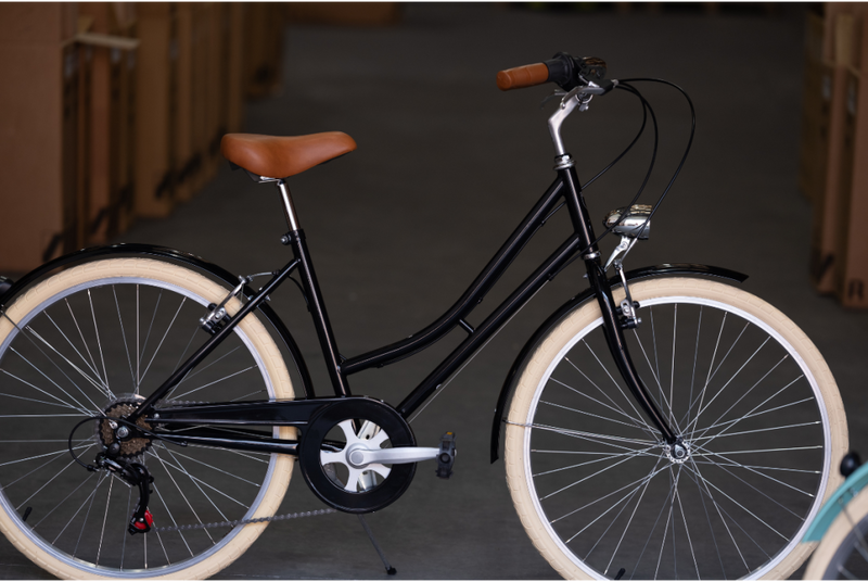 Comprar Bicicleta de paseo vintage Capri Barcelona Negro-Crema 6V - BCCABANC21 2022