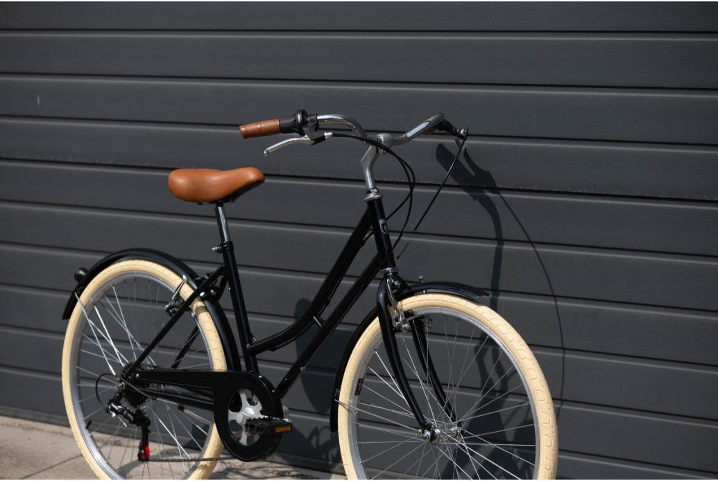 Bicicleta de paseo vintage Capri Barcelona Negro-Crema 6V
