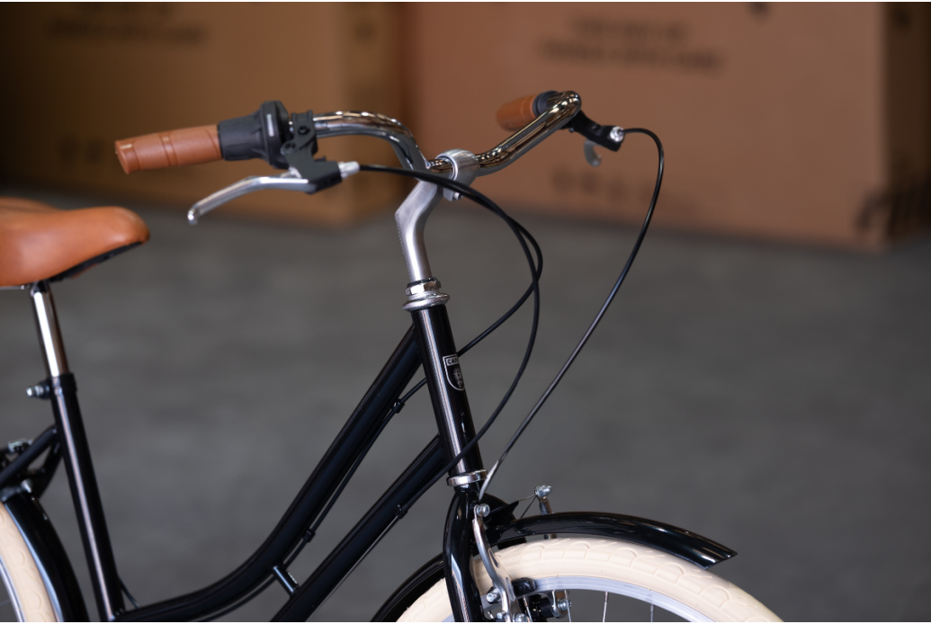 Bicicleta de paseo vintage Capri Barcelona Negro-Crema 6V