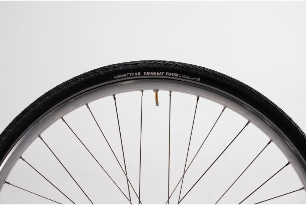 Cubierta GoodYear Transit Tour 28" (40-622)  Unidad
